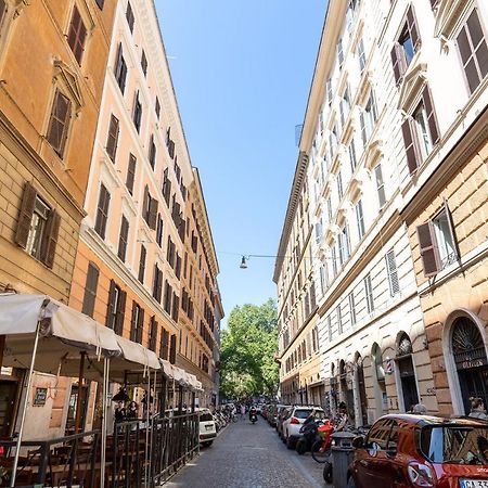 Rome As You Feel - Charming Abode In Trastevere Bagian luar foto