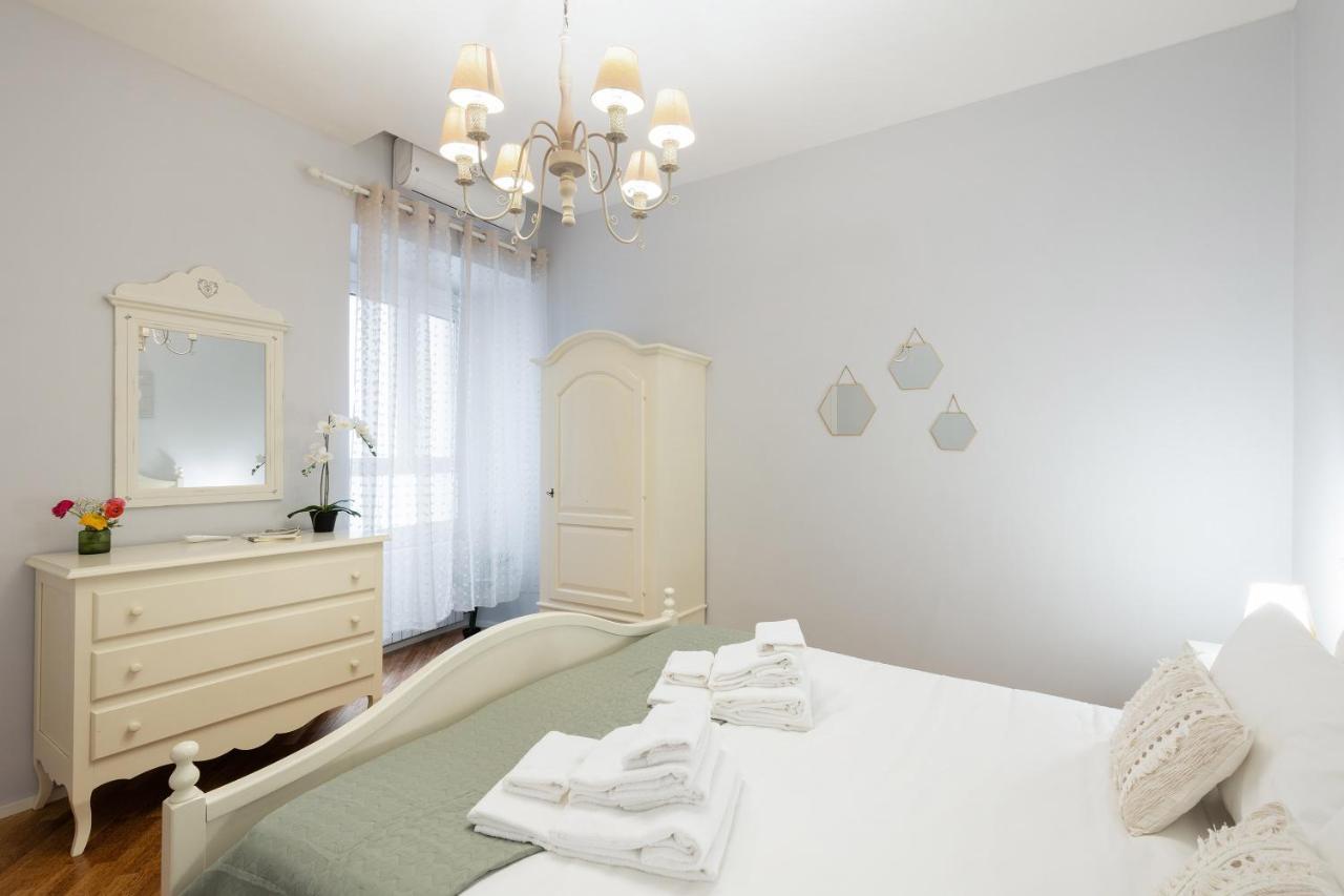 Rome As You Feel - Charming Abode In Trastevere Bagian luar foto