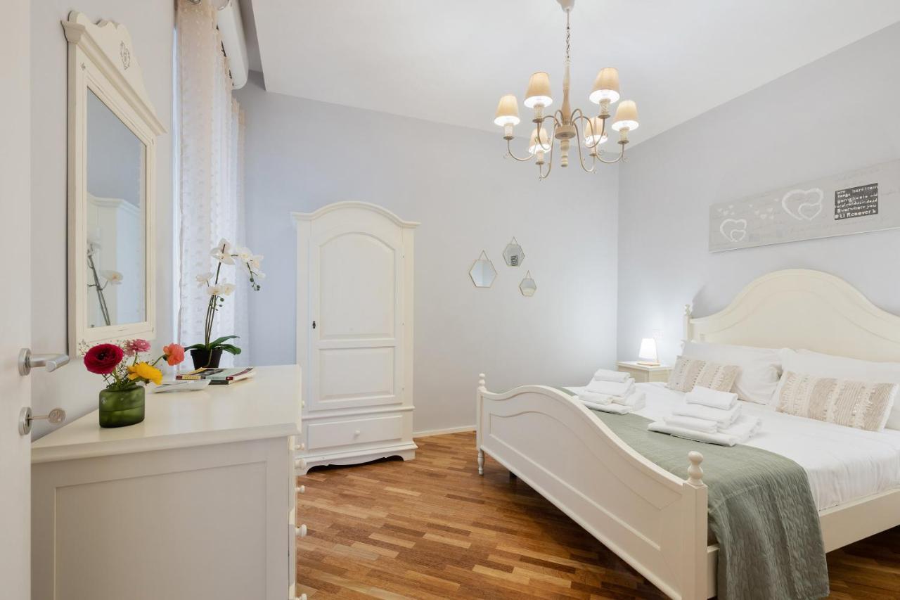 Rome As You Feel - Charming Abode In Trastevere Bagian luar foto