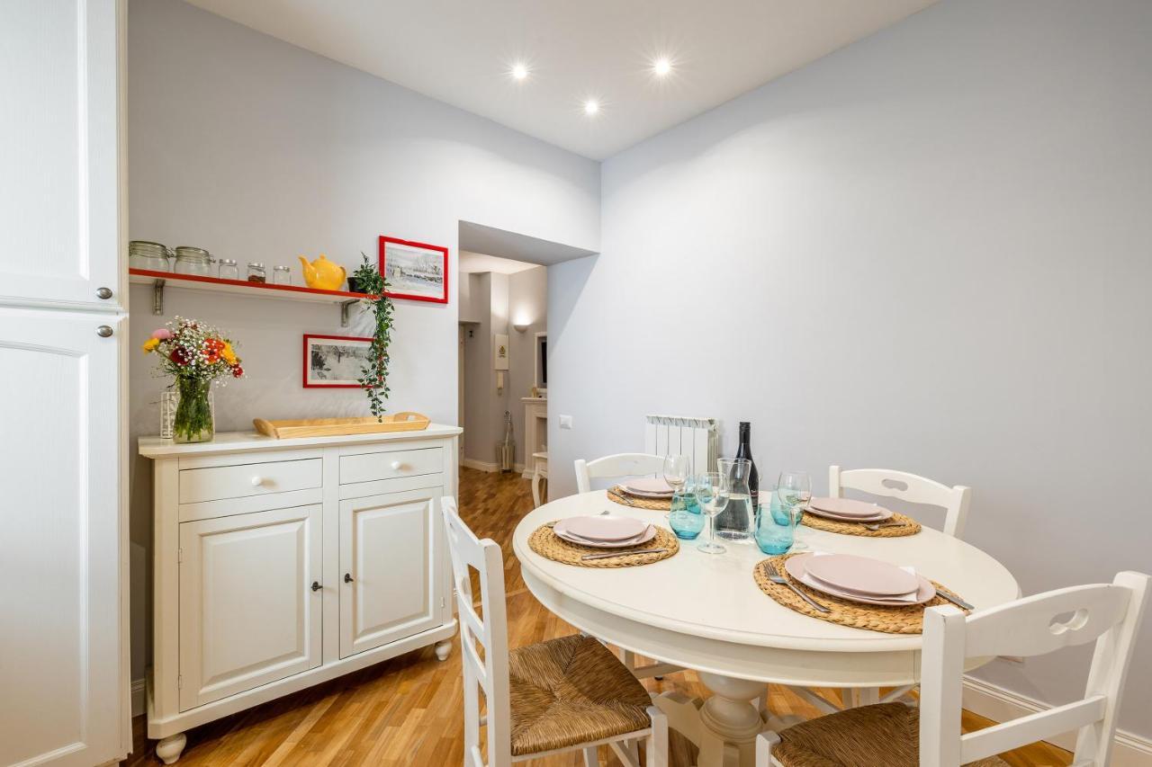 Rome As You Feel - Charming Abode In Trastevere Bagian luar foto