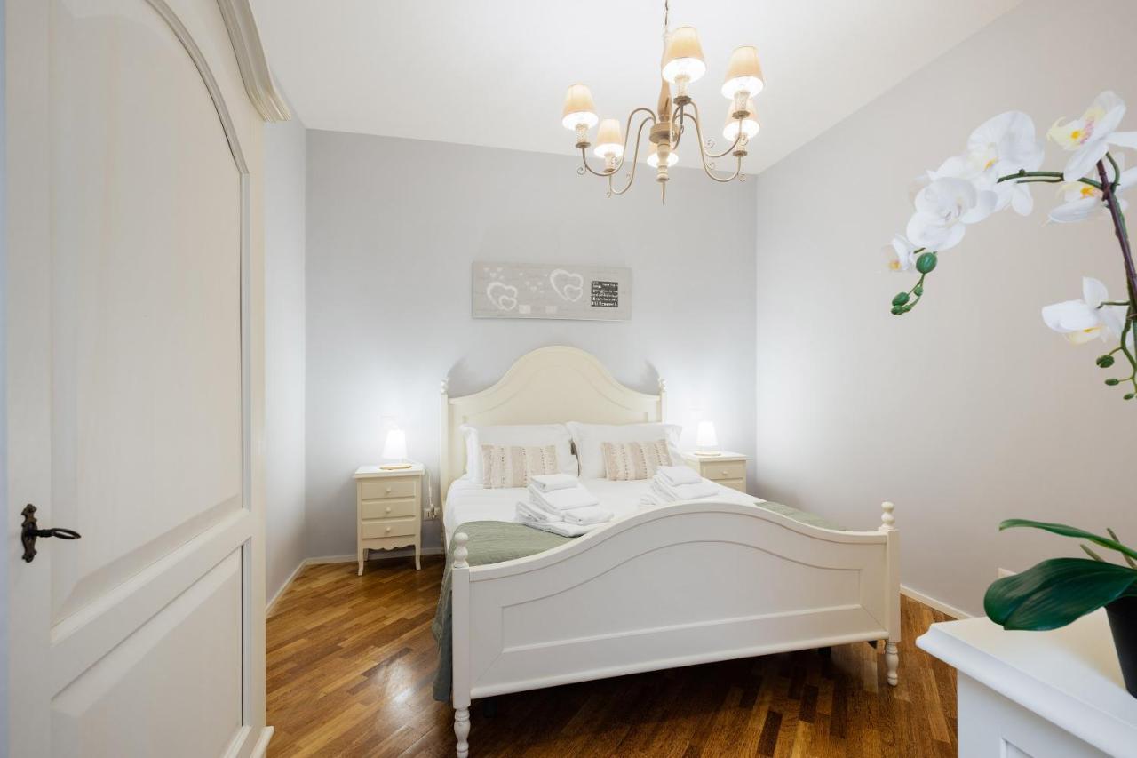 Rome As You Feel - Charming Abode In Trastevere Bagian luar foto