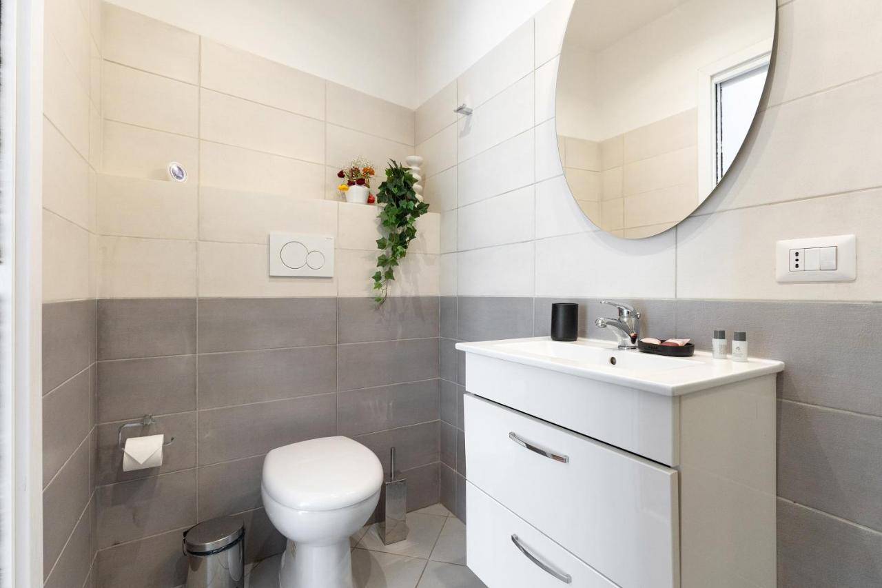 Rome As You Feel - Charming Abode In Trastevere Bagian luar foto
