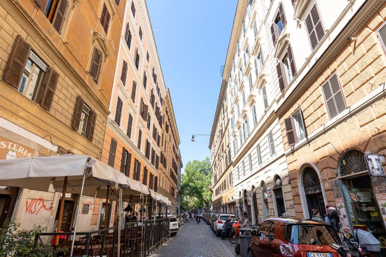 Rome As You Feel - Charming Abode In Trastevere Bagian luar foto